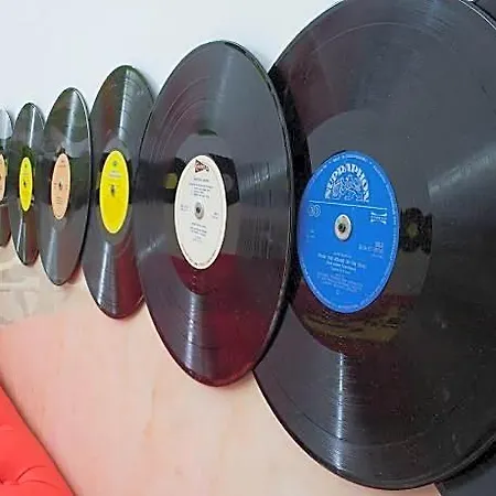 Hotel Red And Blues Music - 2*