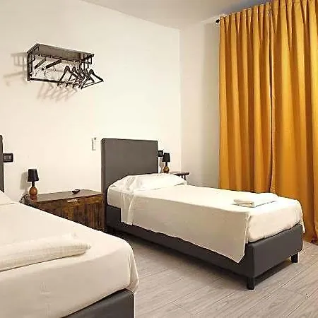 Red And Blues Music - Hotel